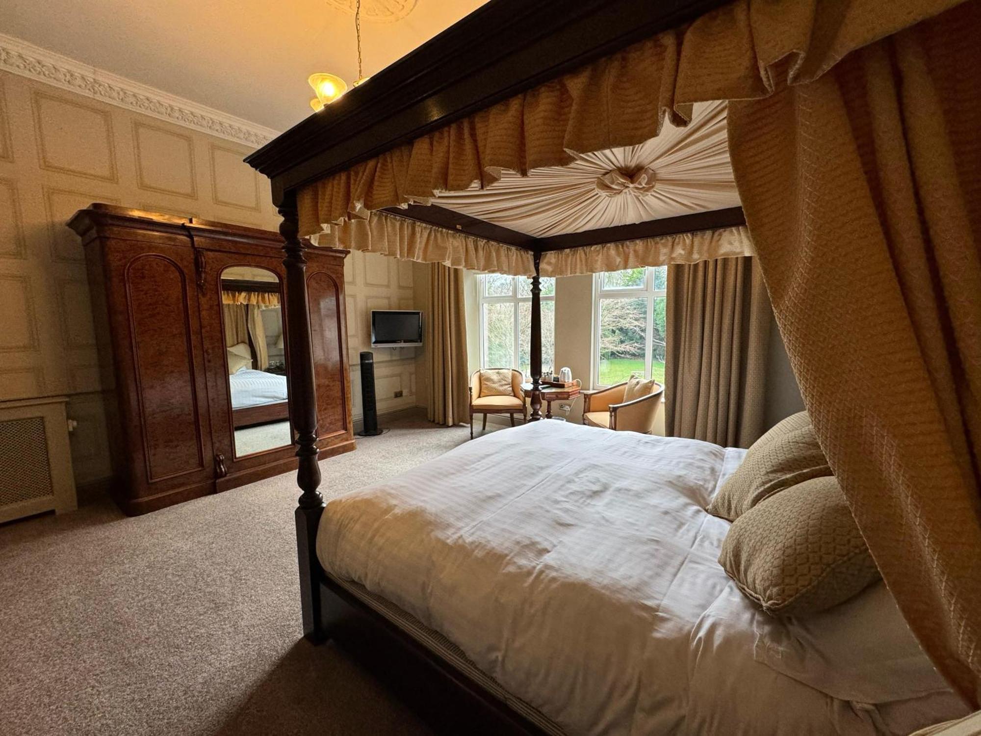 Tre-Ysgawen Hall & Spa 랑게프니 외부 사진