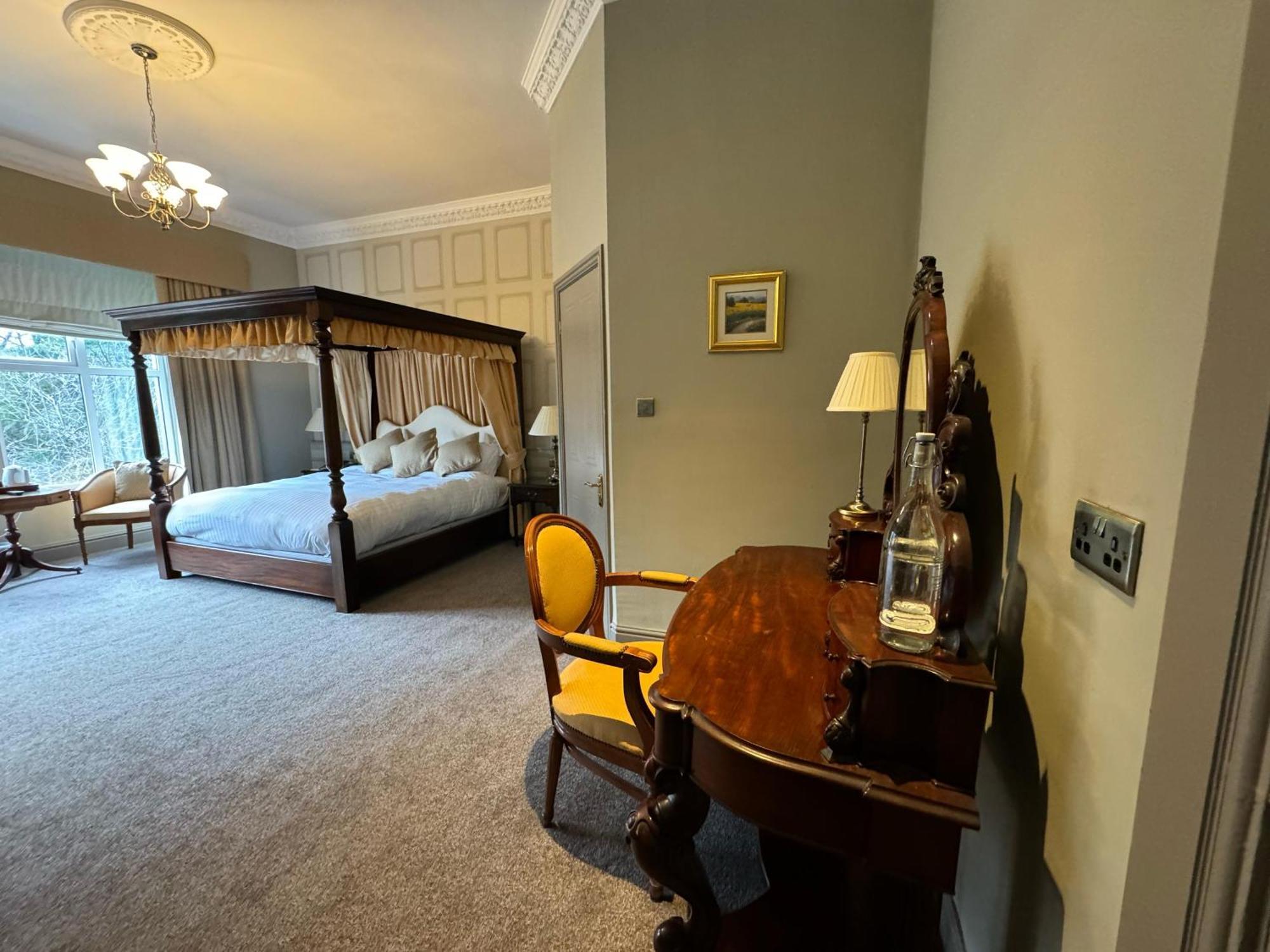 Tre-Ysgawen Hall & Spa 랑게프니 외부 사진